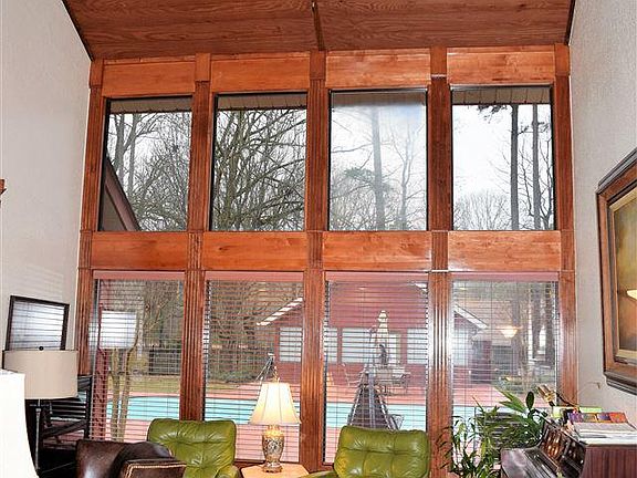 3rd image of 941 Clear Creek Dr