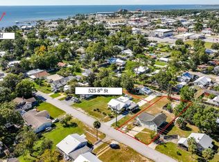 525 8th St, Port Saint Joe, FL 32456