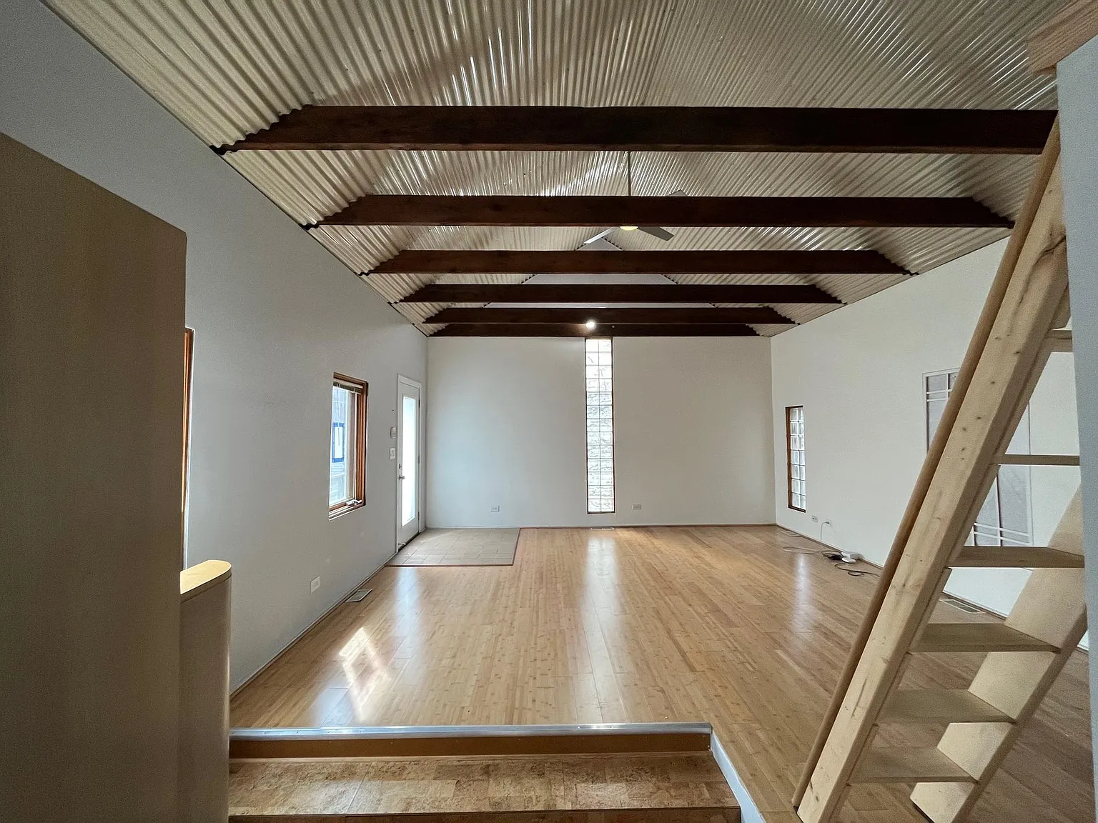 1 bed, 570 sqft, $1,800 — Photo 1