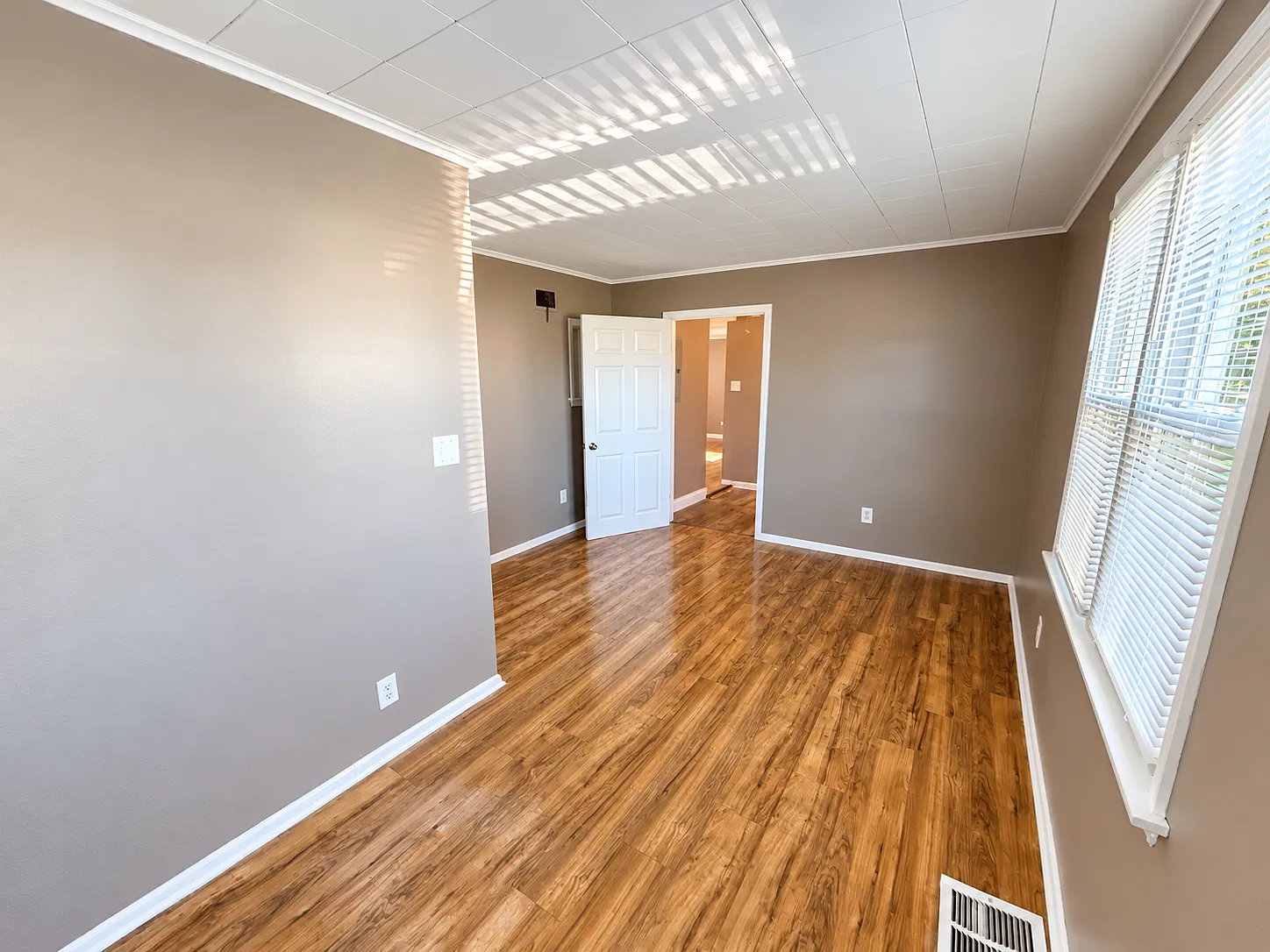 2 bed, 651 sqft, $1,595 — Photo 2