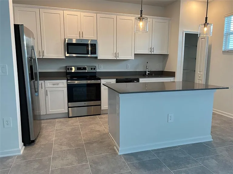 7501 Stone Creek Trl — Photo 4
