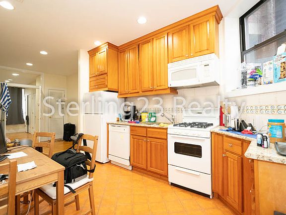 3rd image of 28-19 Astoria Blvd #2R