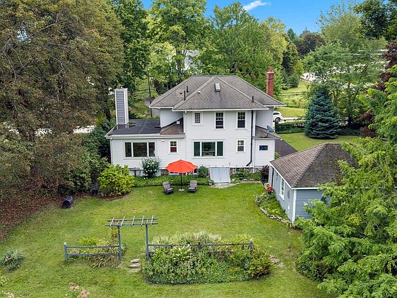 3rd image of 26 Nelson Pl