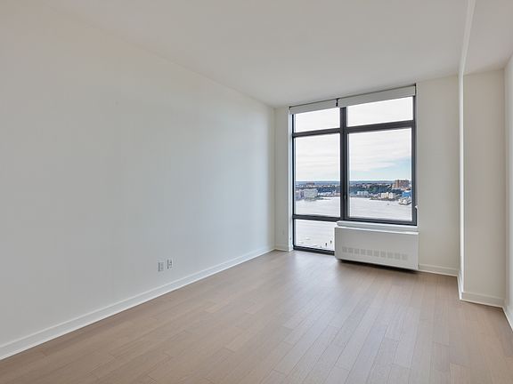 5th image of 312 11th Ave Ph 37F