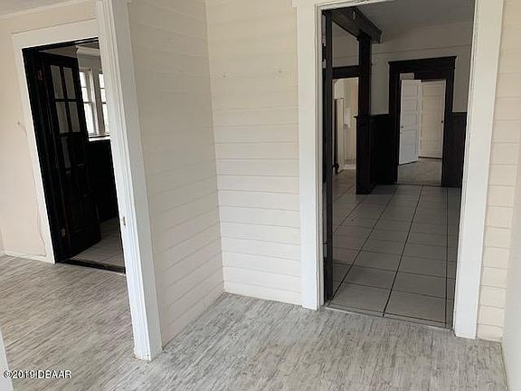 4th image of 124 S Oleander Ave #1