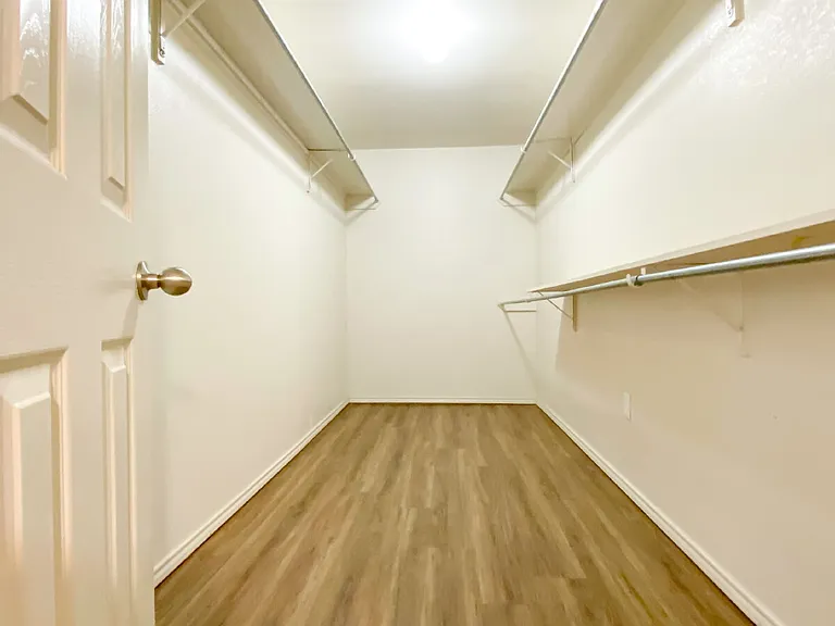 3110 109th St #B — Photo 6