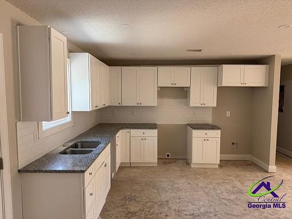 4th image of 231 Hampton St