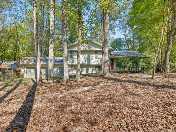 690 Shadow Leaf Ln, Tunnel Hill, GA 30755