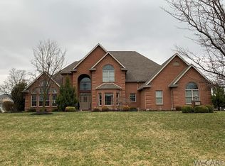 4484 Indian Hill Dr, Lima, OH 45806