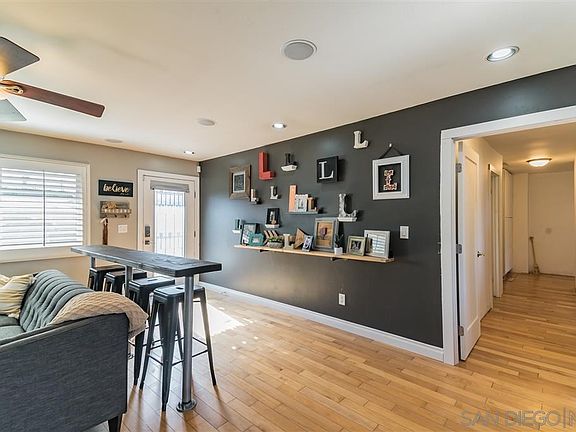3rd image of 880 Catherine Ave