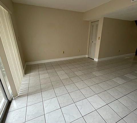 5th image of 1138 NW 123rd Ct #405