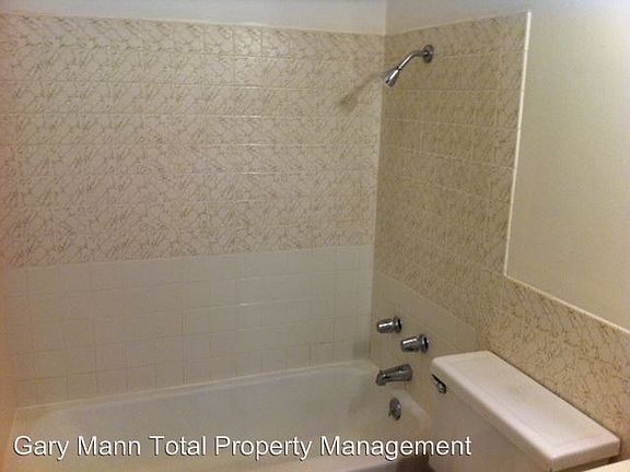 4th image of 1621 W Pheasant St