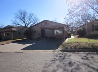 1403 Avenue J NW, Childress, TX 79201