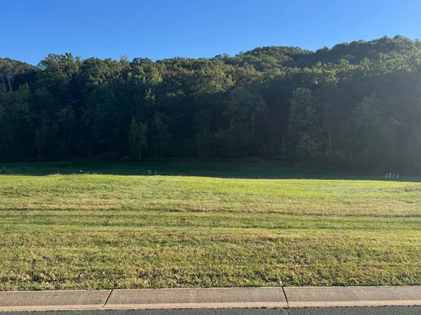 2725 Oakhurst Dr, Lake City, MN 55041