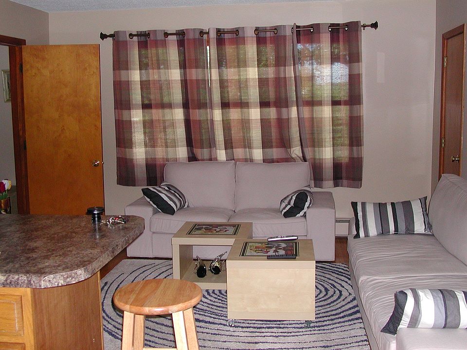 1st image of 826 Como Ave APT B