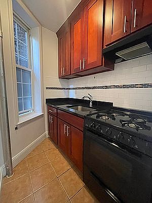 5th image of 226 E 59th St APT 4RE