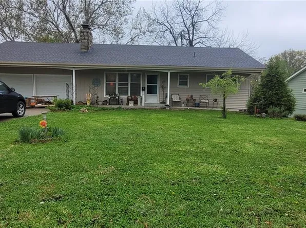 8 NW 67th Ter, Gladstone, MO 64118