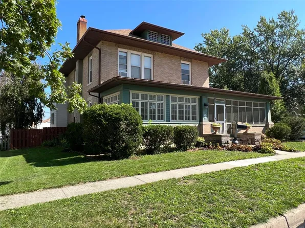 302 W Hamilton St, Palmyra, MO 63461