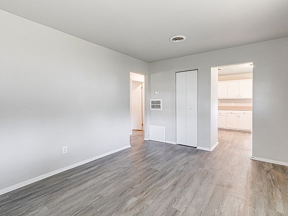3rd image of 2106 Wood St
