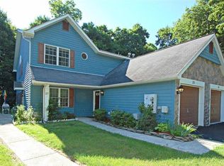 25 Lamplight St, Beacon, NY 12508