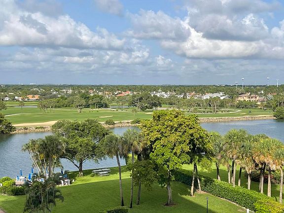 3rd image of 336 Golfview Road #706