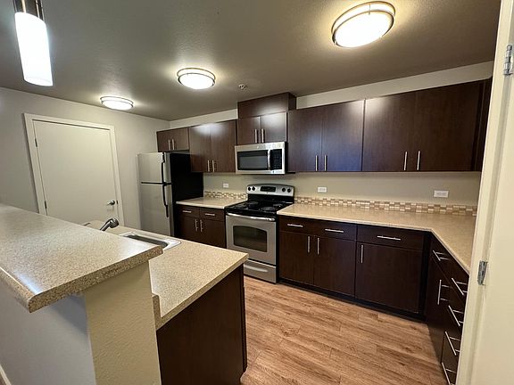 5th image of 971 10th Pl NE Unit 1