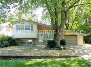 215 Kainer Ave, Barrington, IL 60010