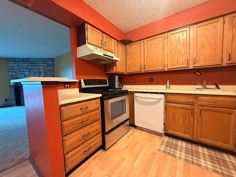 429 Wright St #202 — Photo 8