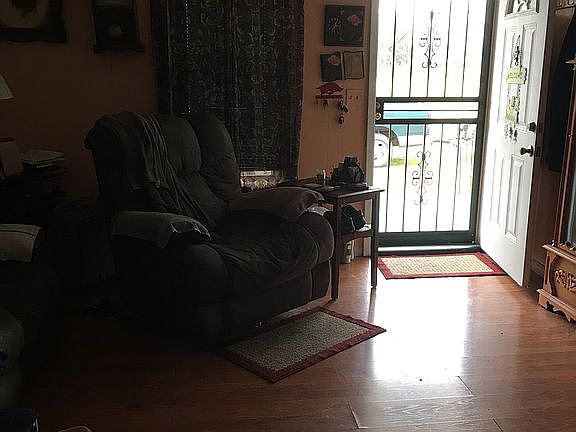 2nd image of 613 Washington St