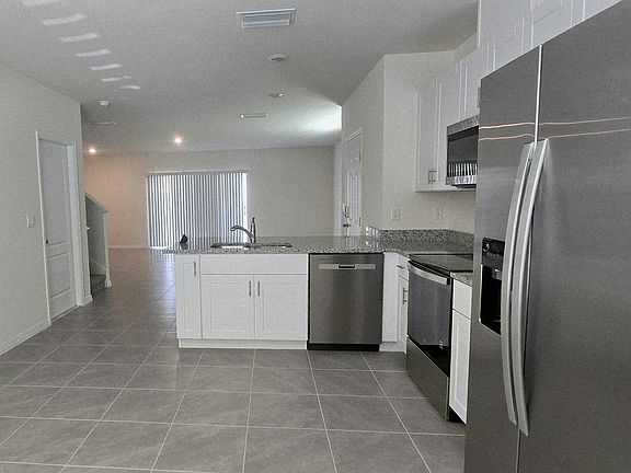 Kitchen Facing Living Room