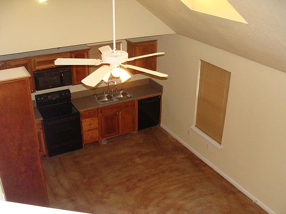 5th image of 108 Meadow Park Cir