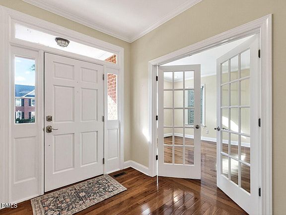 4th image of 100 Gables Point Way