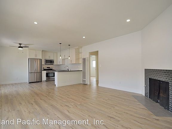 4th image of 1345 Manhattan Beach Blvd APT 3