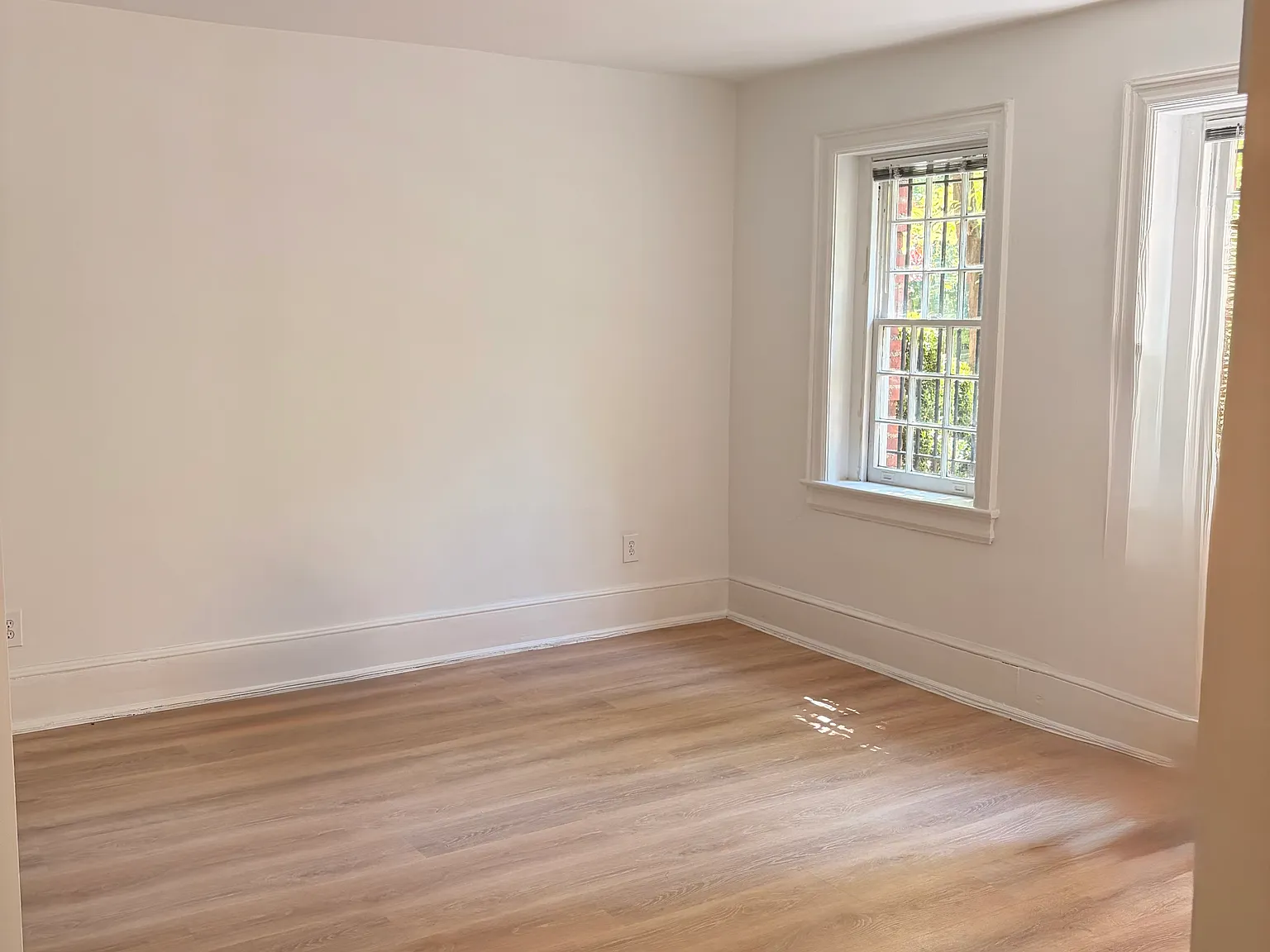 Studio, 417 sqft, $2,075 — Photo 2