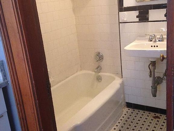 5th image of 836 Beacon St #2