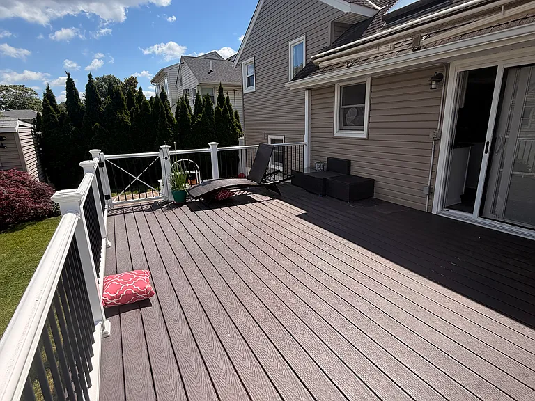 2127 Elise Ave — Photo 3