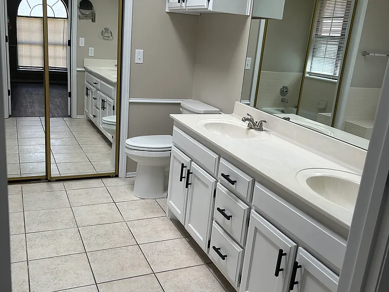 6708 Chalet Ct — Photo 16