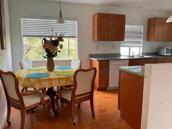 5th image of 1370 Crucero Dr APT D