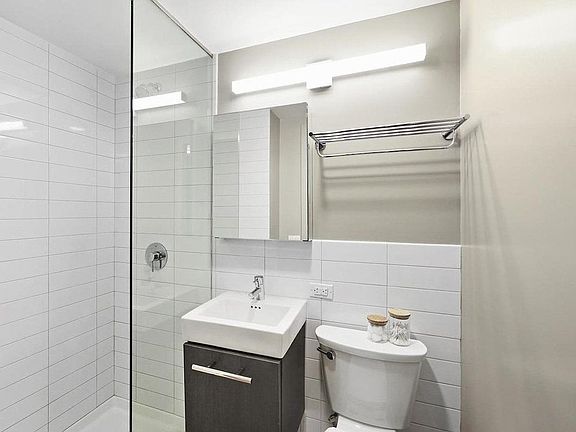 3rd image of 15 E 11th St APT 2H