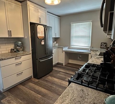 5th image of 1027 S Clay St
