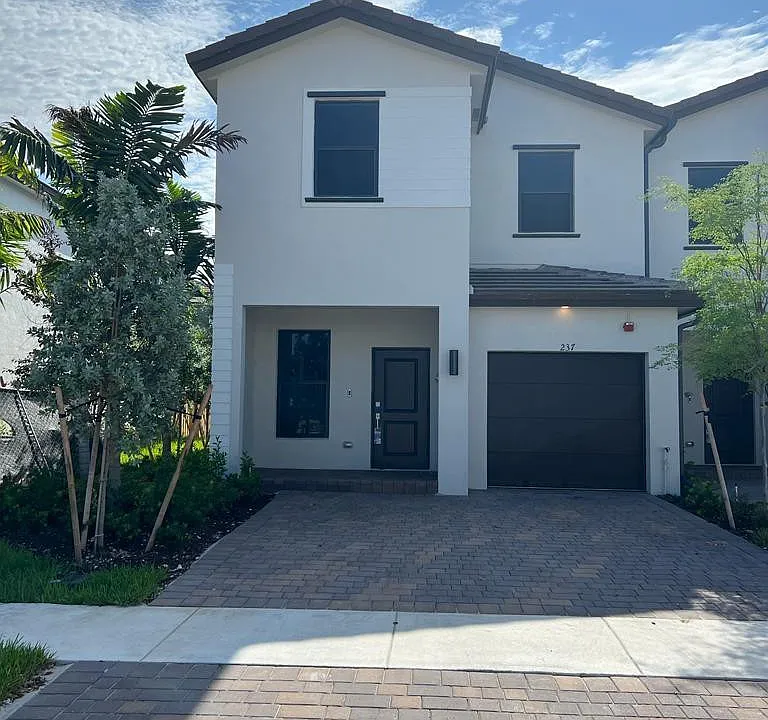 237 SW 159th Way