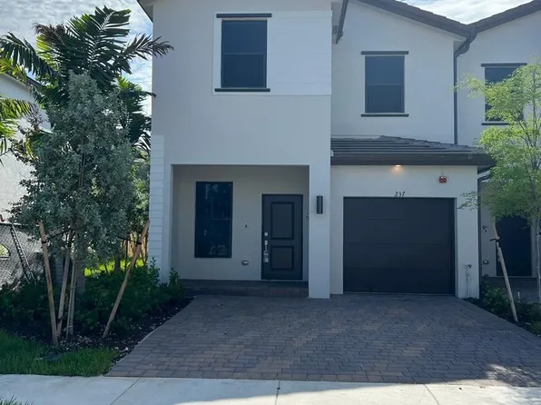 237 SW 159th Way, Hollywood, FL