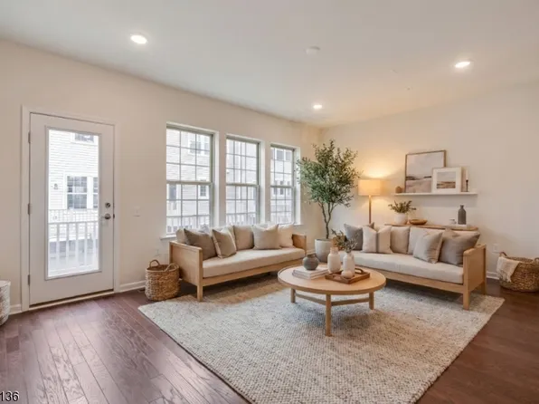 30 Haralson Ct, Livingston, NJ 07039