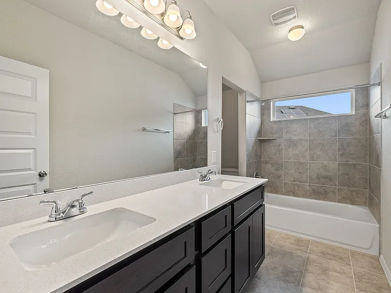 408 Black Opal Dr — Photo 32