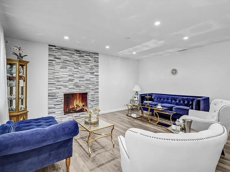 3078 Trinity Dr — Photo 10