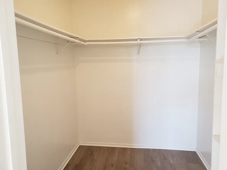 7139 Hazeltine Ave — Photo 6