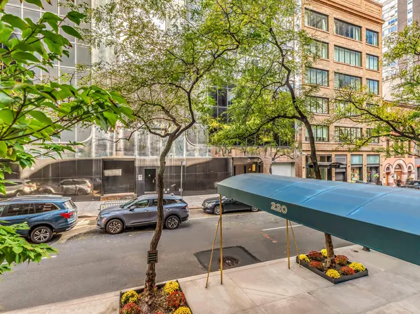 220 East 67th Street image 8 of 9