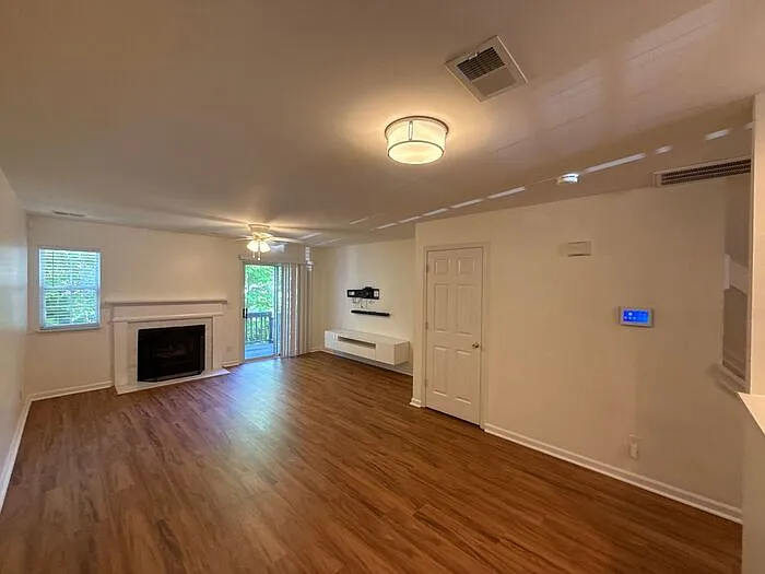 3 bed, 3.5 bath, 1632 sqft, $1,745 — Photo 4