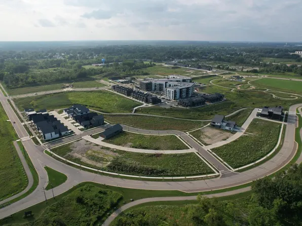 9393 South LAKE VISTA PARKWAY #3004, Oak Creek, WI 53154