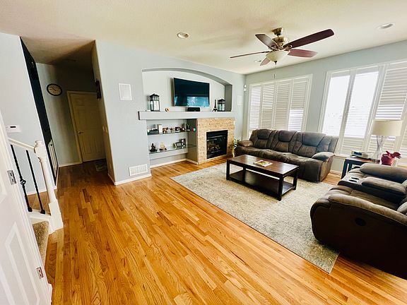 3rd image of 11826 Prairieville Ct